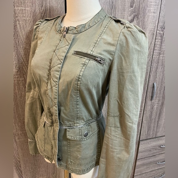FREE PEOPLE 1970 Army Green Utility Military Jacket with Cargo Pockets. Size 2. - Picture 3 of 15